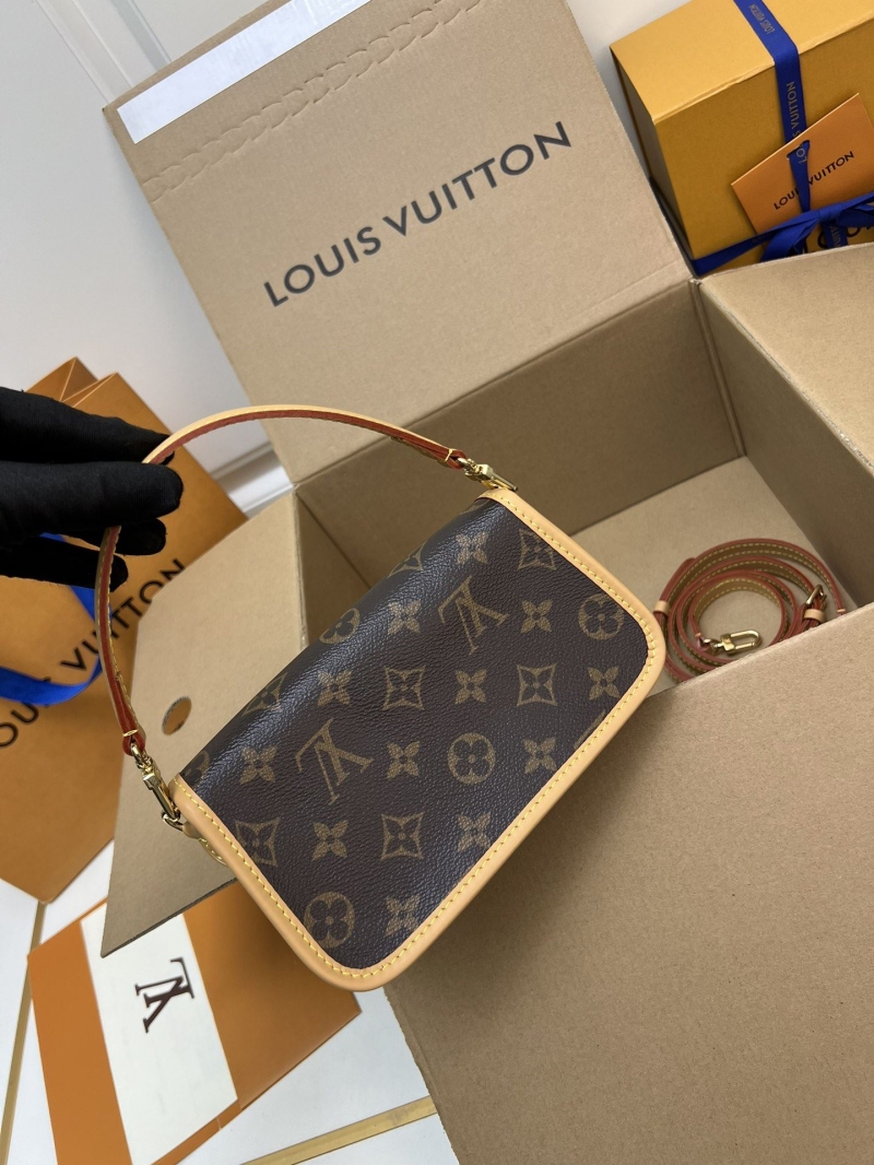 LV Clutch Bags